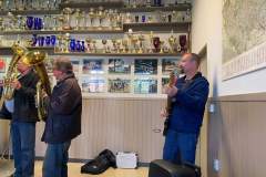 received_255171952228361